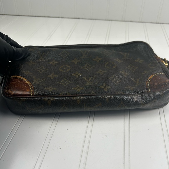 Louis Vuitton
Marly Dragonne GM Clutch Bag - Picture 10 of 14